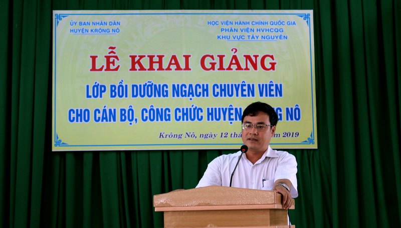 Ông Trương Văn Tùng – Trưởng Phòng Nội Vụ huyện Krông Nô phát biểu tại buổi lễ