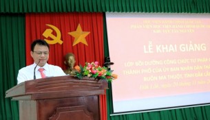 Ông Hồ Trung Kiên – Phó trưởng phòng Nội Vụ thành phố Buôn Ma Thuột phát biểu tại buổi lễ