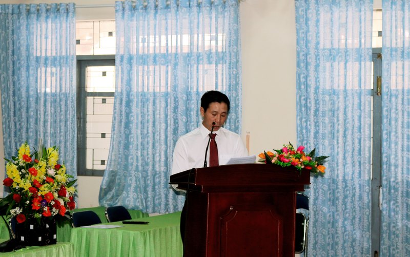 Đồng chí Phan Xuân Quý - Phó bí thư chi bộ thông qua báo cáo chính trị tổng kết nhiệm kỳ 2017-2020 và phương hướng nhiệm vụ công tác nhiệm kỳ 2020-2022
