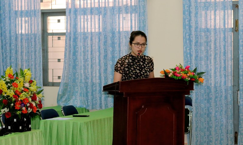 Đồng chí Nguyễn Thị Thùy Mai phát biểu tham luận tại Đại hội
