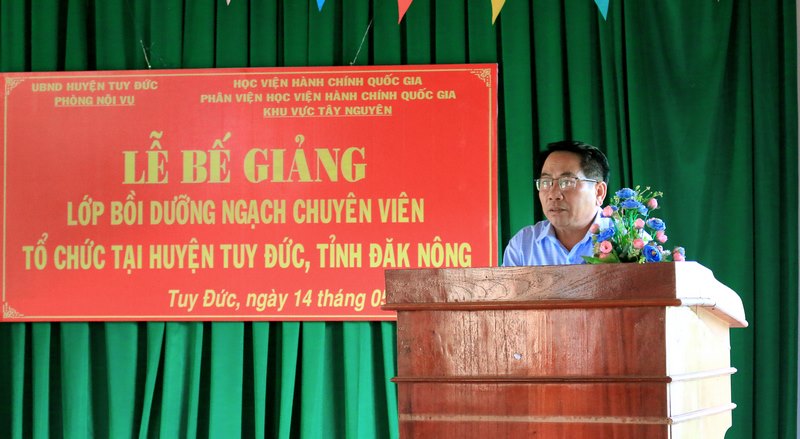 Ông Phạm Ngọc Ẩn - Phó chủ tịch UBND huyện phát biểu tại buổi lễ