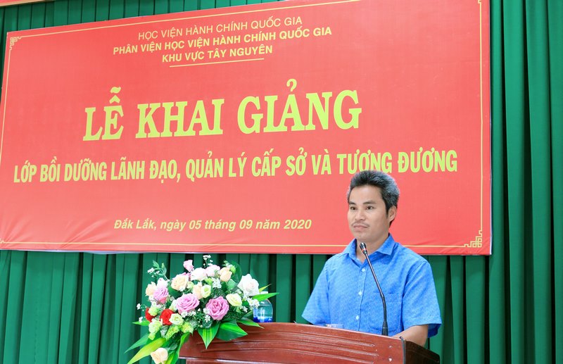 Ông Bùi Hiếu - Phó Giám đốc sở Nội vụ tỉnh Đắk Nông phát biểu tại buổi lễ