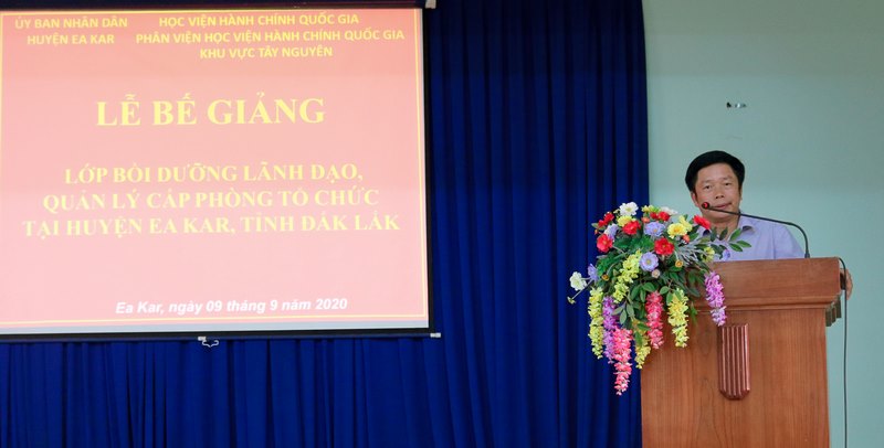 Ông Nguyễn Văn Hà - Chủ tịch UBND huyện Eakar phát biểu tại buổi lễ