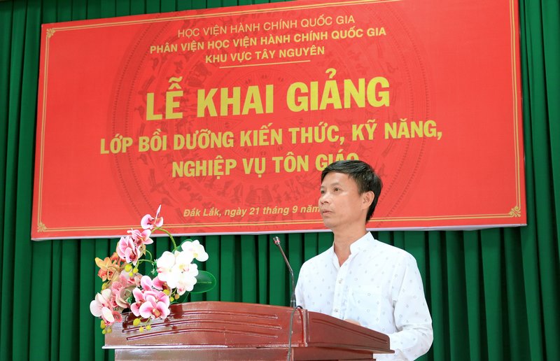 Ông Ngô Văn Tuyên - Đại diện học viên phát biểu tại buổi lễ