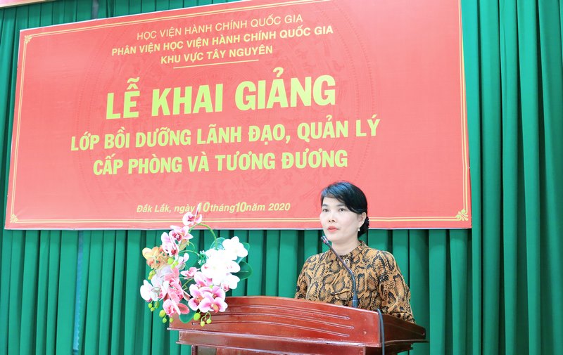 ThS. Phạm Thị Tuyết Nhung - Phó trưởng phòng Kế hoạch nghiệp vụ y, Sở y tế tỉnh Đắk Lắk phát biểu tại buổi lễ