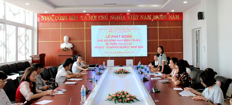 ThS. Trần Thị Mai - Phó chủ tịch Công đoàn bộ phận Phân viện phát biểu tại buổi lễ