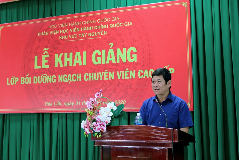 Ông Bạch Văn Mạnh - Giám đốc Sở Nội vụ tỉnh Đắk Lắk phát biểu tại buổi lễ