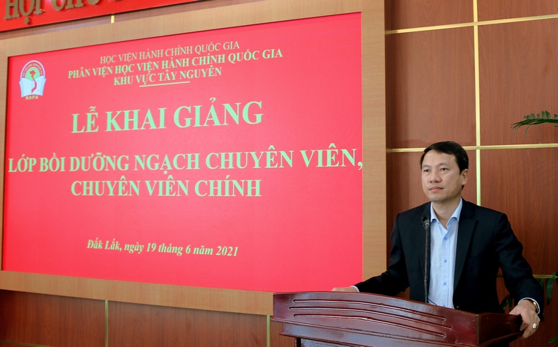 TS. Thiều Huy Thuật - Phó Giám đốc Phân viện HVHCQG khu vực Tây Nguyên phát biểu tại buổi lễ
