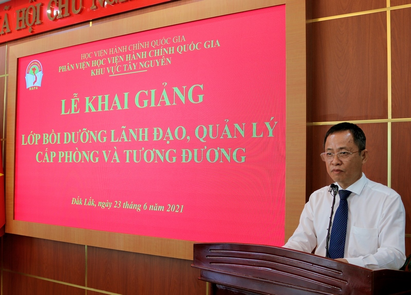 Ông Đỗ Tường Hiệp – Phó Giám đốc Sở giáo dục đào tạo tỉnh Đắk Lắk phát biểu. 