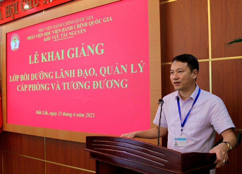 TS. Thiều Huy Thuật – Phó giám đốc Phân viện Học viện Hành chính Quốc Gia khu vực Tây Nguyên phát biểu tại buổi lễ