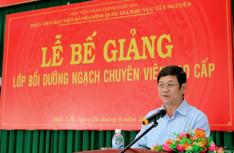 Ông Bạch Văn Mạnh - Giám đốc Sở nội vụ tỉnh Đắk Lắk phát biểu tại buổi lễ 