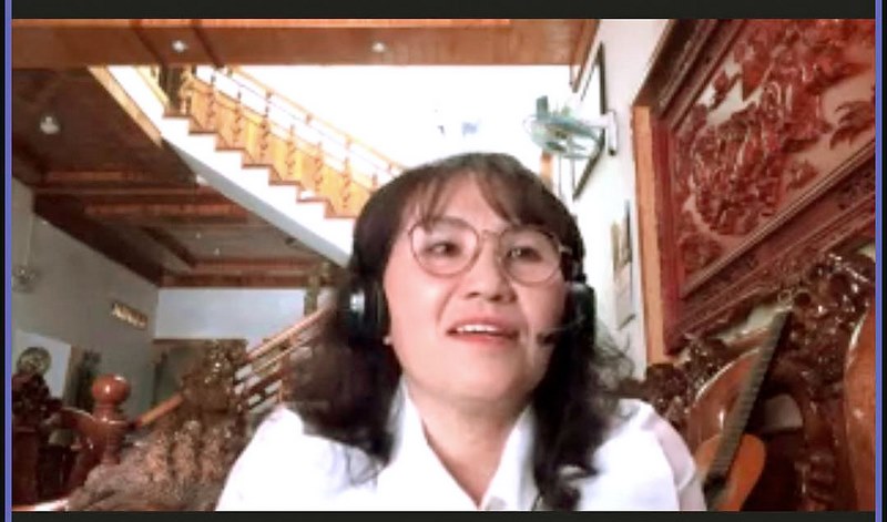 Bà Nguyễn Thị Thu Thủy, Phó Trưởng phòng Tổ chức - Cán bộ Sở Y tế tỉnh Đắk Nông phát biểu.