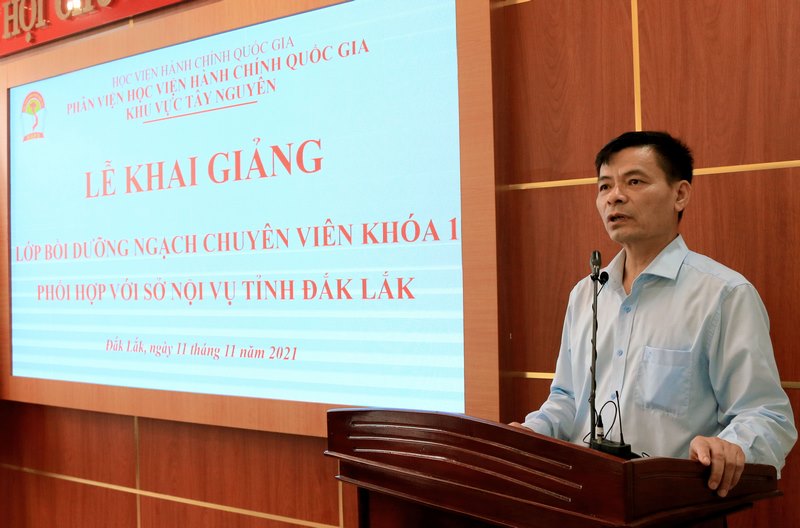Ông Hoàng Mạnh Hùng - Phó Giám đốc Sở Nội vụ tỉnh Đắk Lắk phát biểu tại buổi Lễ 