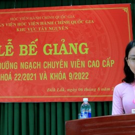 ThS. Nguyễn Thị Thu Hương - Phòng Quản lý đào tạo, bồi dưỡng thông qua báo cáo tổng kết lớp học.