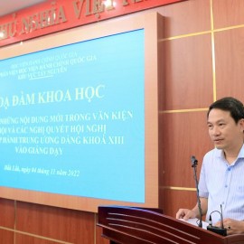 TS. Thiều Huy Thuật - Phó Giám đốc Phân viện HVHCQG KV Tây Nguyên phát biểu dẫn đề Tọa đàm
