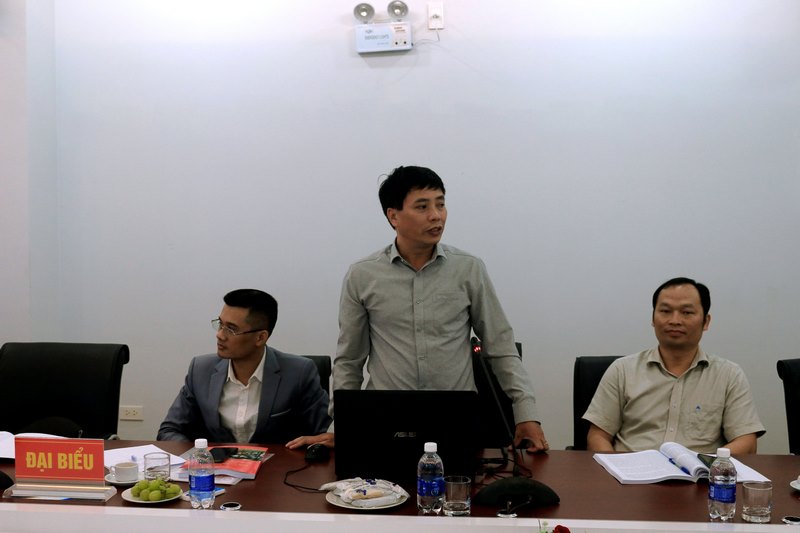 TS. Vũ Minh Chiến - Phó Trưởng phòng công tác chính trị HSSV trường Đại học Tây Nguyên tham luận tại Hội thảo.
