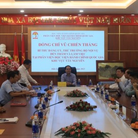 TS. Nguyễn Đăng Quế, Phó Giám đốc điều hành Học viện Hành chính Quốc gia phát biểu tại buổi làm việc.