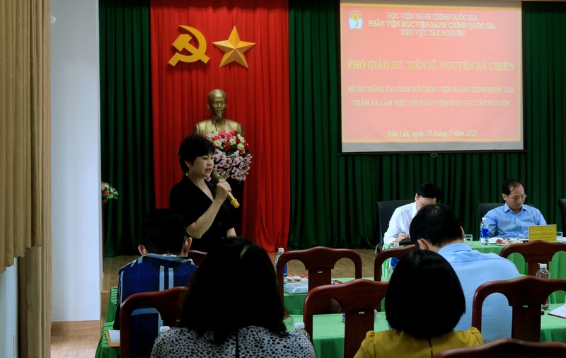 TS. Lê Thanh Huyền - Trưởng ban Quản lý đào tạo Học viện phát biểu tại buổi làm việc.