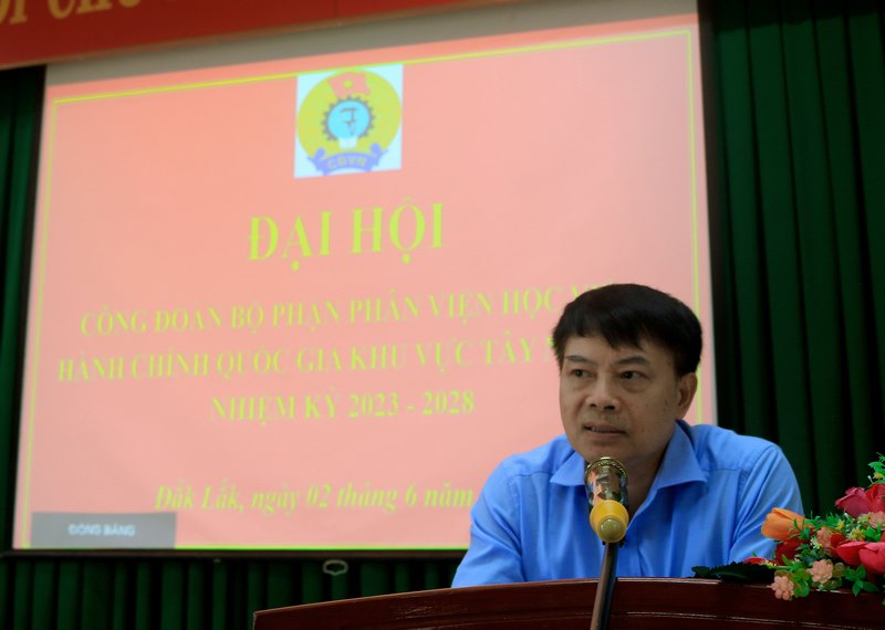 TS. Tống Đăng Hưng - Phó trưởng ban Quản lý bồi dưỡng, Phó Chủ tịch Công đoàn Học viện Hành chính Quốc gia phát biểu chỉ đạo tại Đại hội.