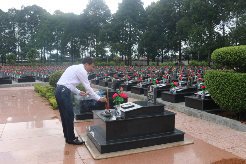TS. Thiều Huy Thuật, Phó giám đốc phụ trách Phân viện thắp hương tại các phần mộ liệt sĩ