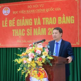 TS. Thiều Huy Thuật - Phó giám đốc phụ trách Phân viện HVHCQG KV Tây Nguyên phát biểu bế giảng khóa học.