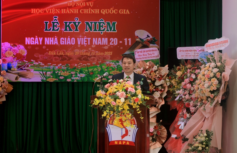 TS. Thiều Huy Thuật - Phó giám đốc phụ trách Phân viện Học viện Hành chính Quốc gia khu vực Tây Nguyên phát biểu tại Tọa đàm.