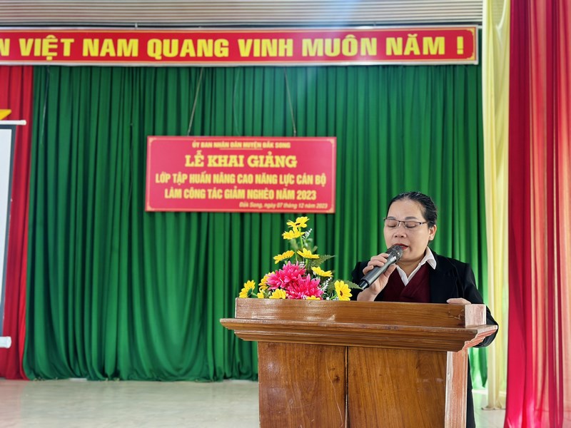 Bà Hồ Thị Thu Uyển, PTP Lao động Thương binh và Xã hội huyện Đắk Song phát biểu 