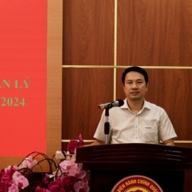 TS. Thiều Huy Thuật, Quyền Giám đốc Phân viện Học viện Hành chính Quốc gia khu vực Tây Nguyên 
phát biểu khai giảng lớp bồi dưỡng.
