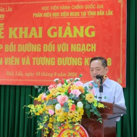 Ông Võ Văn Hùng – Phó Trưởng phòng, phòng Công chức, viên chức, Sở Nội vụ tỉnh Đắk Lắk phát biểu