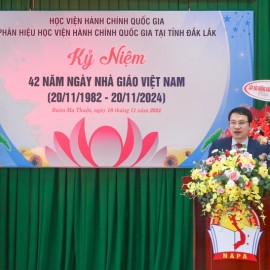 TS. Thiều Huy Thuật – Quyền Giám đốc Phân hiệu Học viện Hành chính Quốc gia tại tỉnh Đắk Lắk trình bày diễn văn tại Lễ kỷ niệm