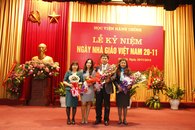 Các giảng viên của Khoa được  trao tặng các danh hiệu cao quý trong ngày 20.11.2013