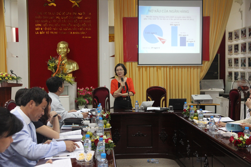 TS. Nguyễn Thị Thái Hưng – Giảng viên Học viện Ngân hàng trình bày tham luận tại Hội thảo
