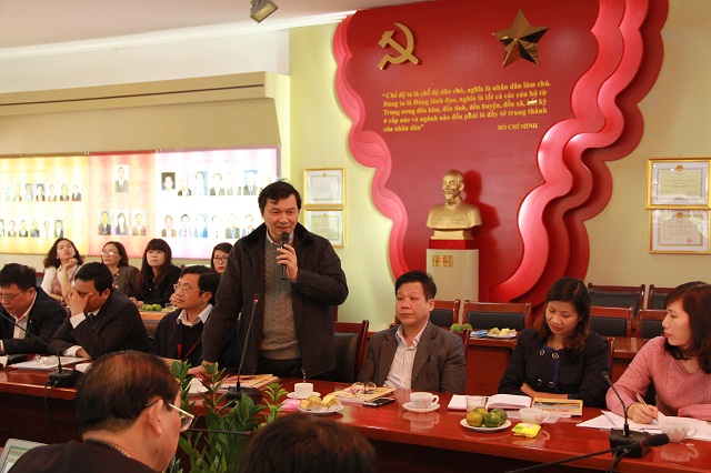  Nhà báo Ngô Minh Tuấn - Tổng Biên tập Tạp chí Xây dựng Đảng phát biểu tại Hội nghị