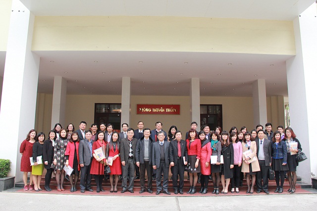 Các đại biểu tham dự Hội nghị Cộng tác viên Tạp chí QLNN năm 2016