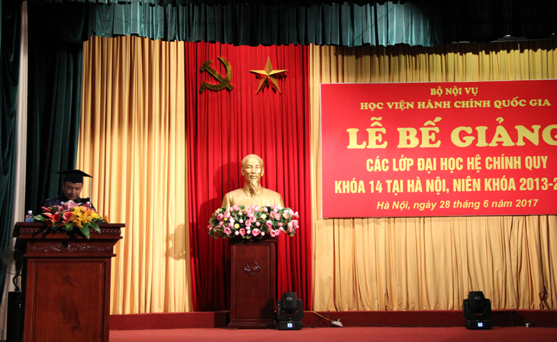 Đại diện sinh viên Lào phát biểu