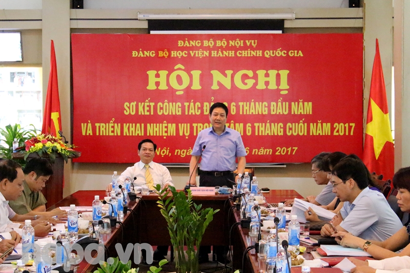 Đồng chí Lê Như Thanh – Bí thư Đảng ủy Học viện phát biểu kết luận