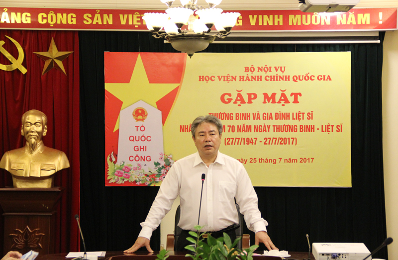 TS. Đặng Xuân Hoan - Giám đốc Học viện Hành chính Quốc gia phát biểu tại buổi gặp mặt 