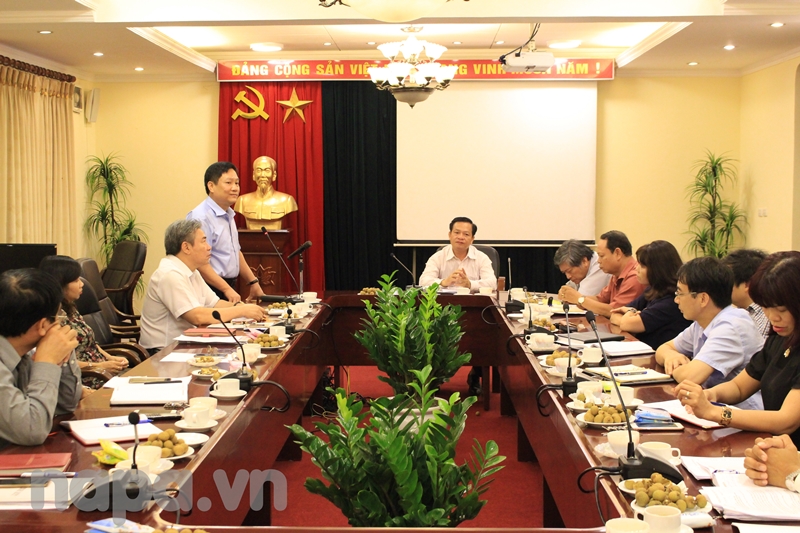 Đồng chí Lê Như Thanh phát biểu tại buổi gặp mặt
