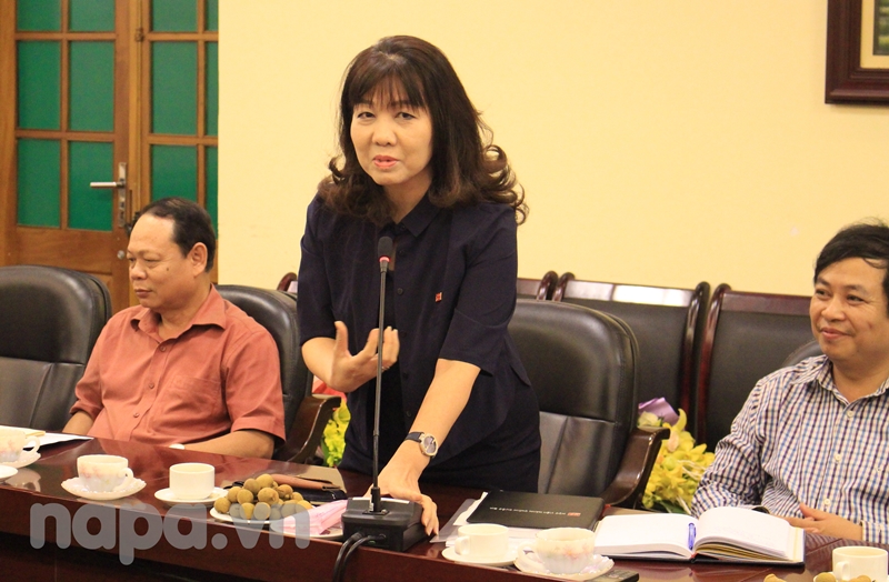 Đồng chí Lê Thị Vân Hạnh phát biểu tại buổi gặp mặt