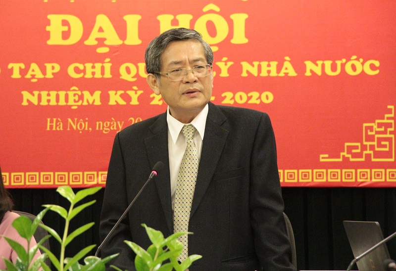 PGS.TS. Lưu Kiếm Thanh thay mặt Đoàn Chủ tịch trình bày Báo cáo chính trị tại Đại hội