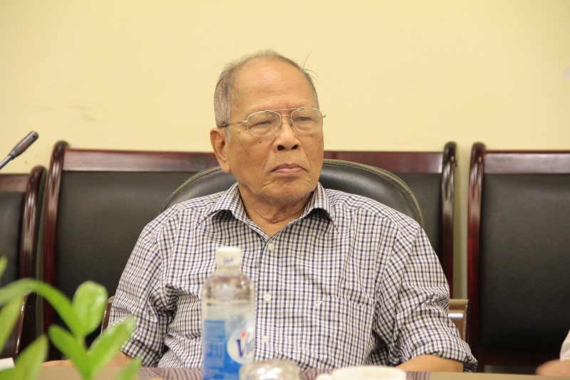 GS. TS. Lương Trọng Yêm - Phó Chủ tịch Hội cựu giáo chức Học viện phát biểu tại buổi làm việc