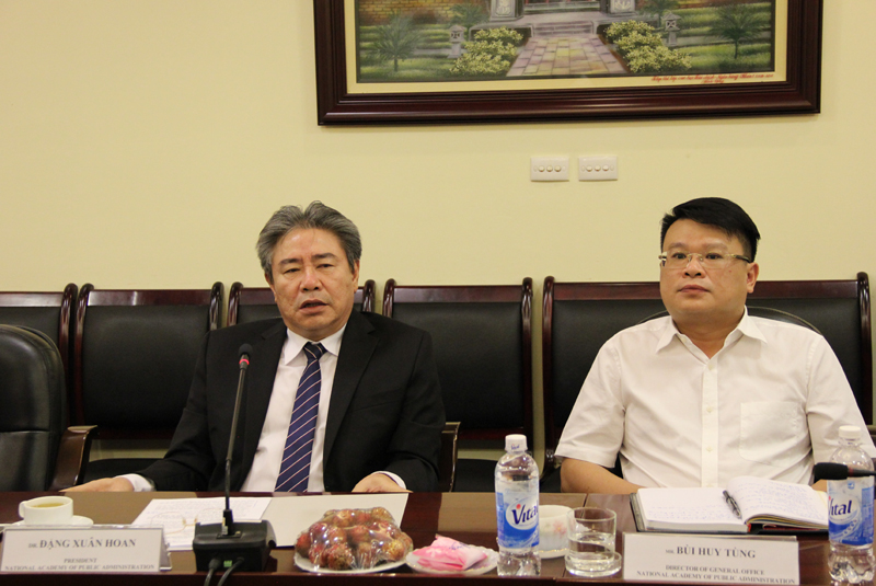  TS. Đặng Xuân Hoan, Giám đốc Học viện Hành chính Quốc gia phát biểu tại buổi làm việc