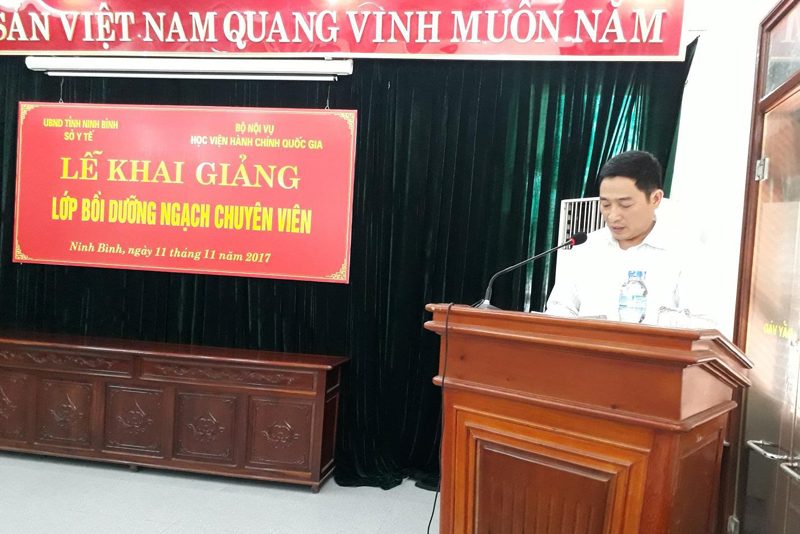 Học viên Nguyễn Hữu Quý - Phó Giám đốc Trung tâm Dân số - Kế hoạch hóa gia đình huyện Yên Khánh phát biểu tại buổi Lễ 