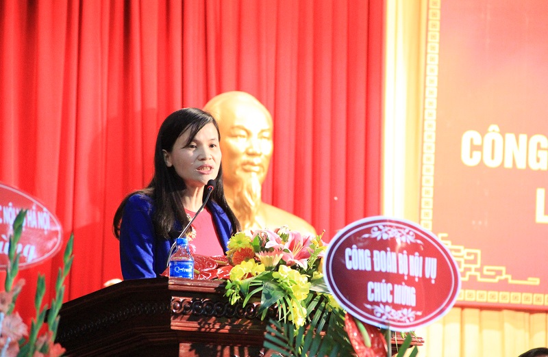 Đại diện Công đoàn cơ sở Học viện tại Hà Nội tham luận tại Đại hội