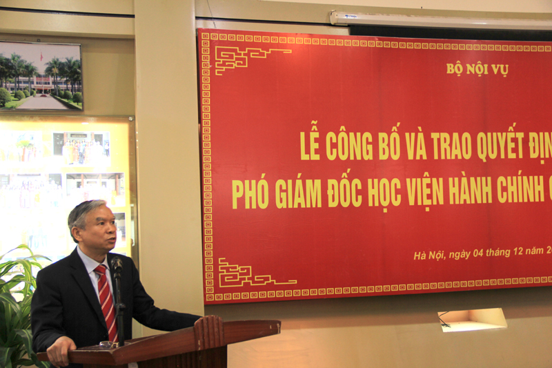 Đồng chí Vũ Thanh Xuân - Tân Phó Giám đốc Học viện phát biểu tại buổi lễ