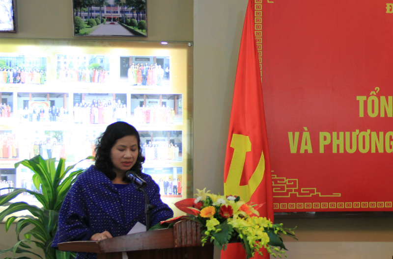 Đồng chí Nguyễn Thu Vân - Uỷ viên Ban Thường vụ, Chủ nhiệm UBKTĐU trình bày Báo cáo công tác kiểm tra, giám sát của Đảng ủy Học viện