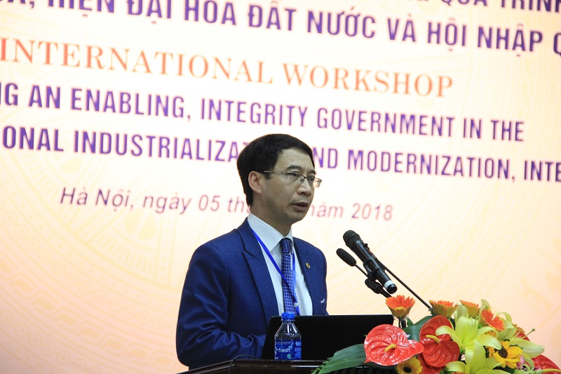 PGS.TS. Lương Thanh Cường – Phó Giám đốc Học viện trình bày tham luận tại Hội thảo
