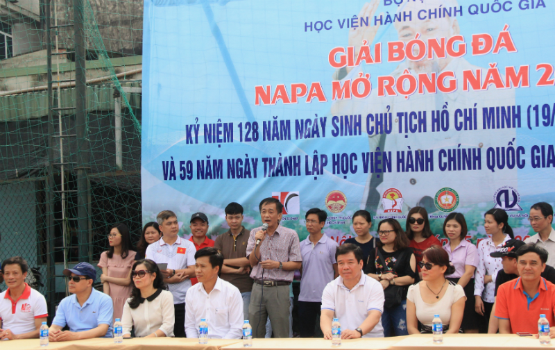 Đồng chí Chu Xuân Khánh – Chủ tịch Công đoàn Học viện Hành chính Quốc gia phát biểu khai mạc giải đấu