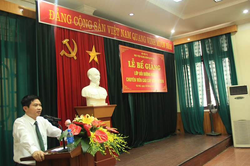 Đồng chí Trương Quốc Huy - Phó Chủ tịch UBND tỉnh Hà Nam đại diện cho tập thể học viên toàn khóa phát biểu tại buổi Lễ
