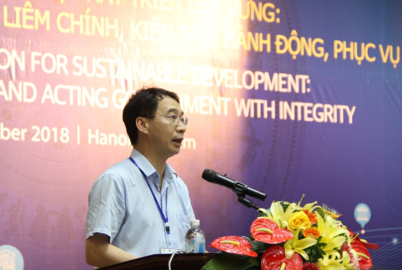  PGS.TS. Lương Thanh Cường – Phó Giám đốc Học viện Hành chính Quốc gia phát biểu bế mạc diễn đàn 